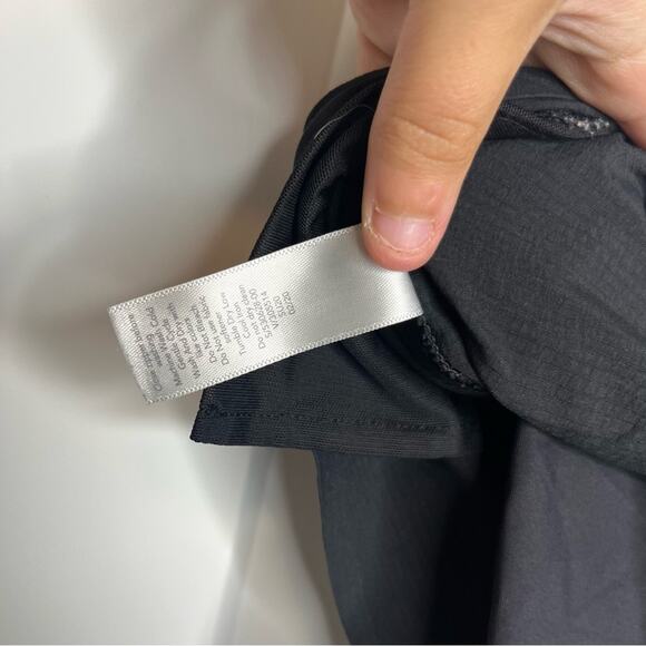 Athleta Black Trekkie Crest 2-in-1 Athletic Drawstring Shorts Size XS - Picture 8 of 8